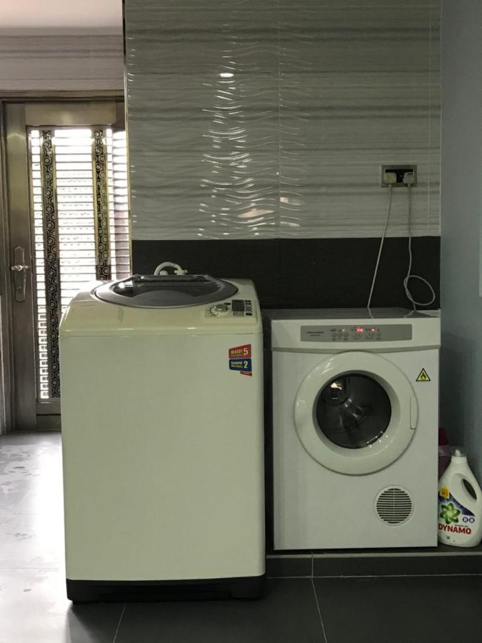 Homestay Stardow~星窗名宿~ Johor Bahru Exteriör bild