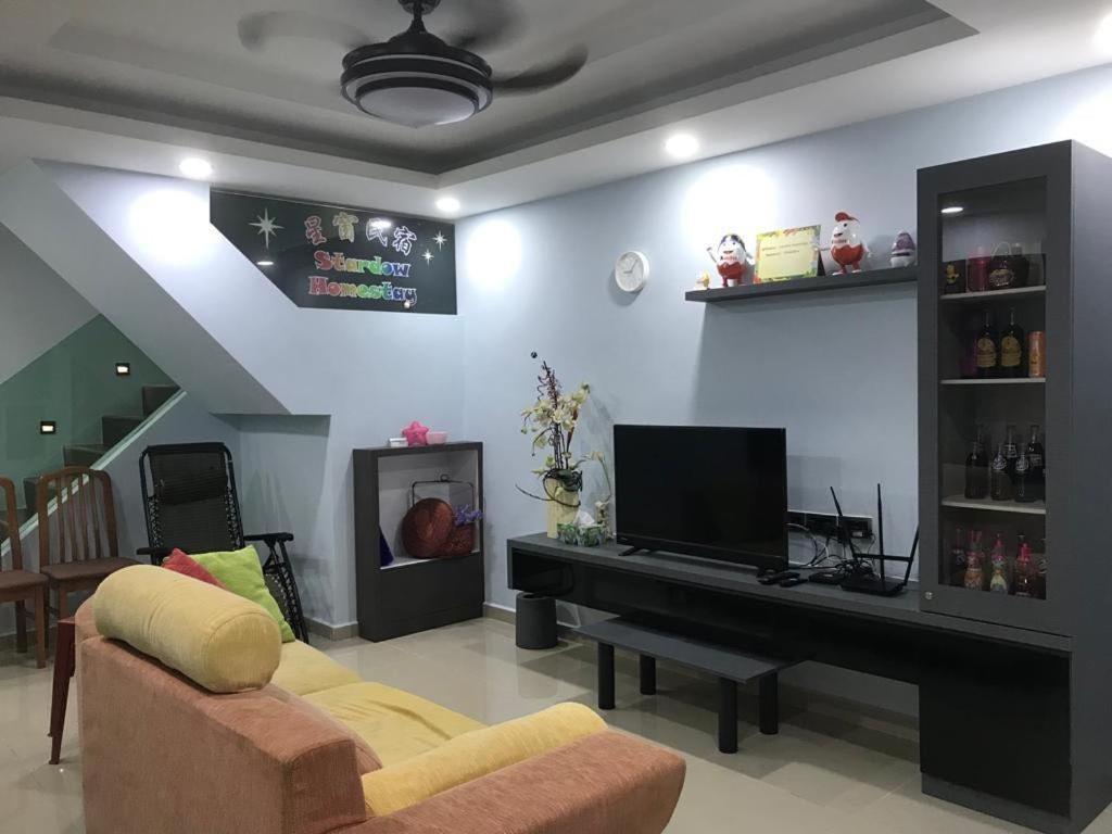 Homestay Stardow~星窗名宿~ Johor Bahru Exteriör bild