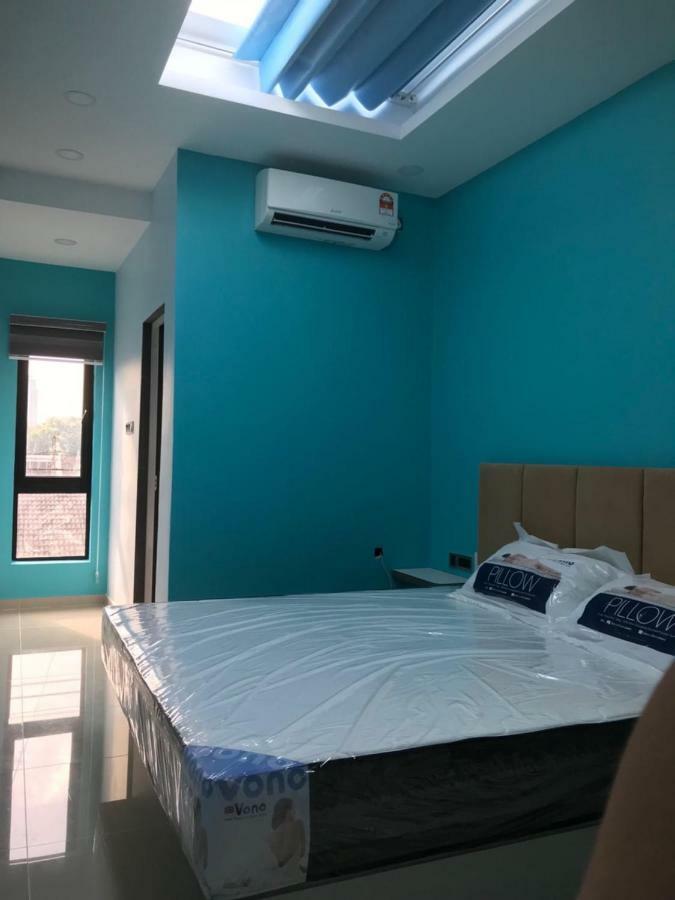 Homestay Stardow~星窗名宿~ Johor Bahru Exteriör bild