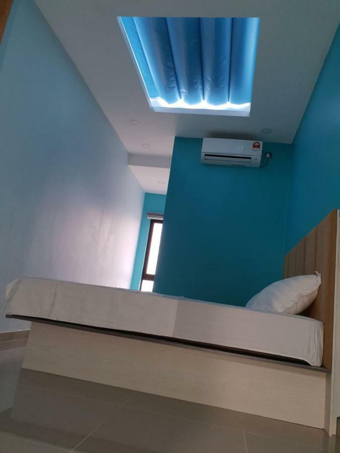 Homestay Stardow~星窗名宿~ Johor Bahru Exteriör bild