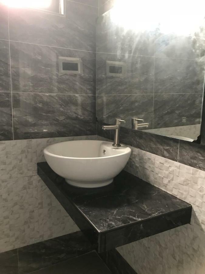 Homestay Stardow~星窗名宿~ Johor Bahru Exteriör bild